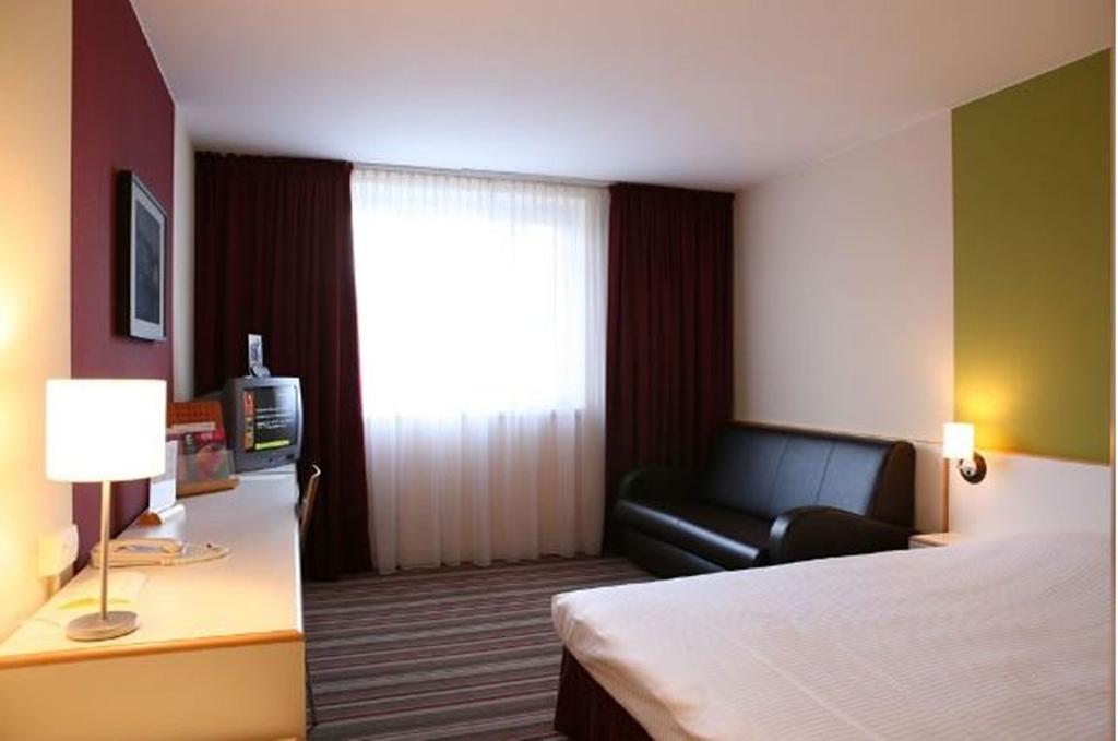 Hampton'S Hotel Namur Wepion Room photo